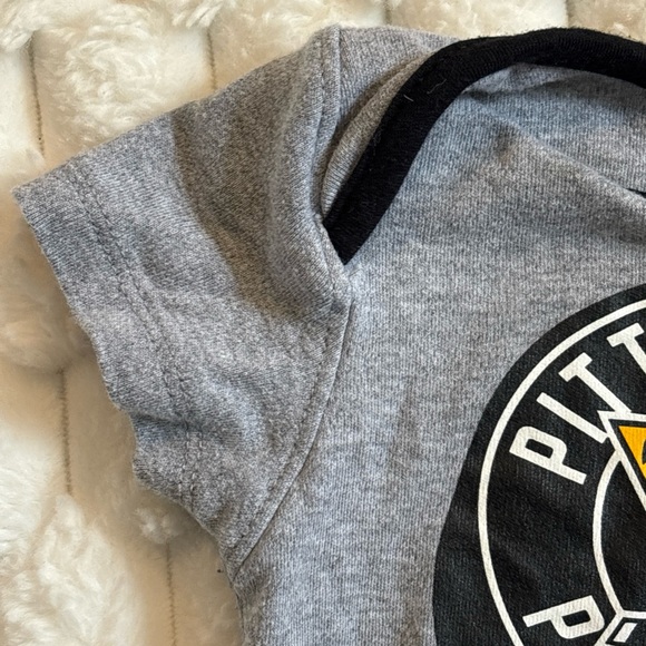 NHL Pittsburgh Penguins Infant Body Suit Size 12 Months Short Sleeve Hockey - Picture 7 of 9